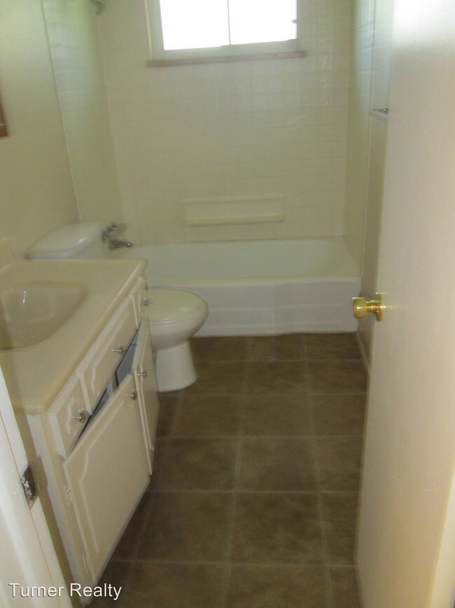 Foto del edificio - 3 br, 1 bath House - 120 Valentine Lane