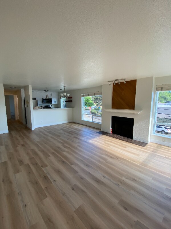 Foto del edificio - 1404 W Boston St