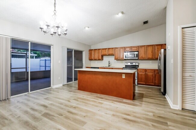 Building Photo - 1739 SW 138th Ave