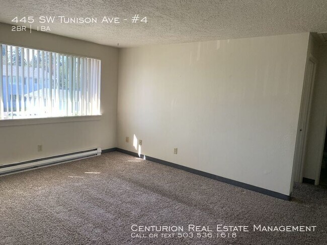 Foto del edificio - $500 OFF MOVE IN RENT!! 445 SW Tunison #4