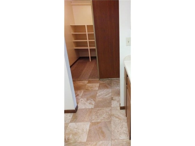 Building Photo - 520 St Johns St