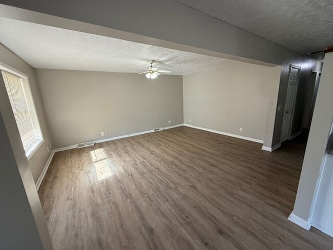 Foto del edificio - One Level - 3 Bedrooms with 2 Full Baths