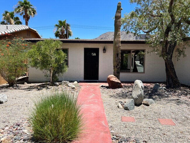 Building Photo - 54920 Avenida Juarez