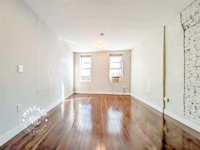 Building Photo - 55 Spring St
