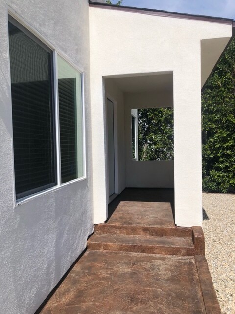 Entry way - 1811 S Highland Ave