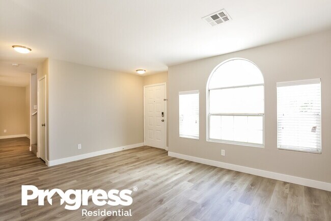 Foto del edificio - 800 Rock Springs Dr