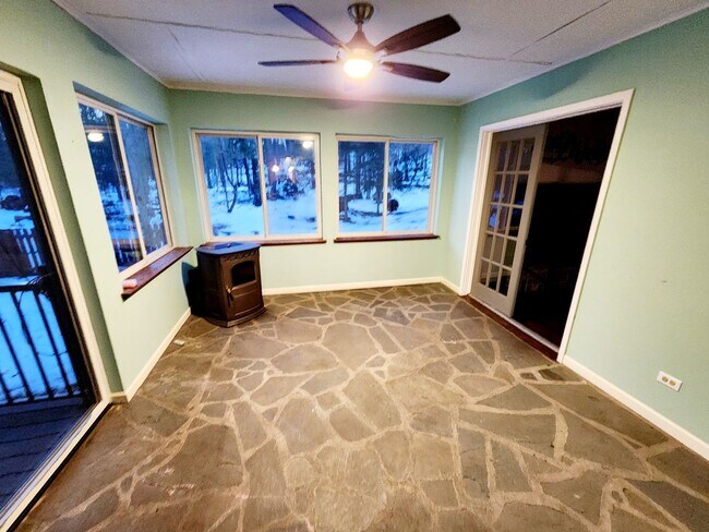 Building Photo - Beautiful and large cape off 611 in Paradise township!