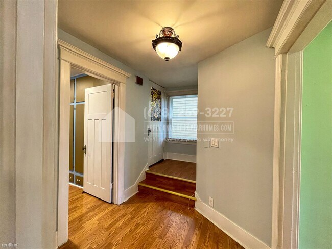 Building Photo - 2 br, 1 bath Duplex - 1108 24th Avenue Eas...