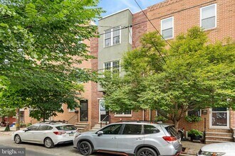 Building Photo - 1811 Titan St
