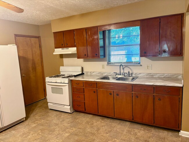Foto del edificio - 3 bedroom home for rent