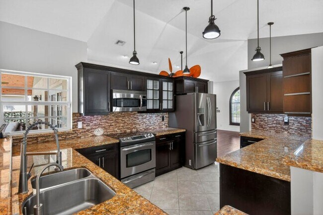 Foto del edificio - 9121 Paragon Way