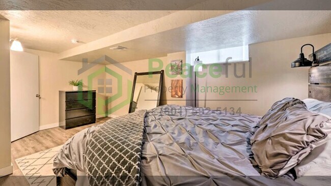 Foto del edificio - 256 E 700 S