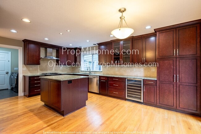 Foto del edificio - Abundance Awaits on Cherry Lane - Charming...