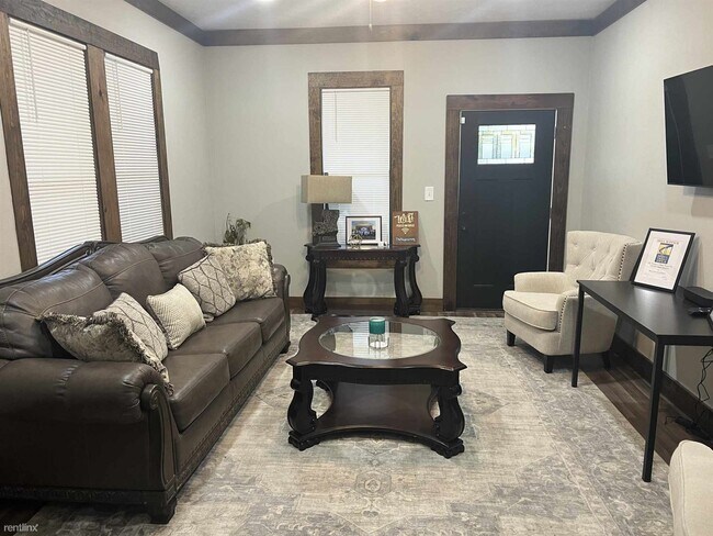 Building Photo - 3 br, 1 bath House - 1803 North Cutting Av...