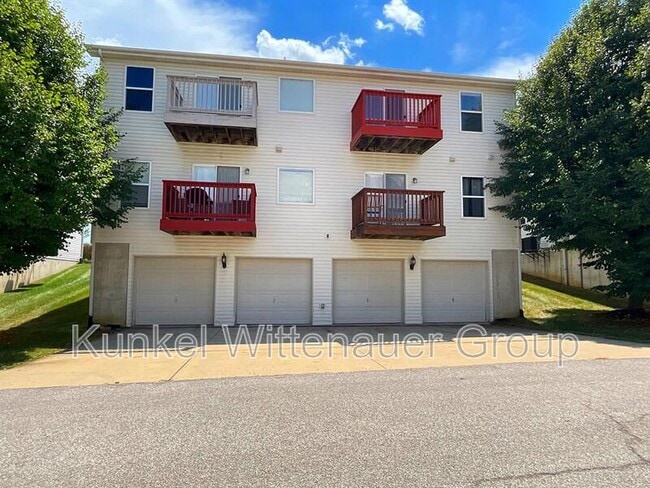 Building Photo - 721 Tower Grove Dr
