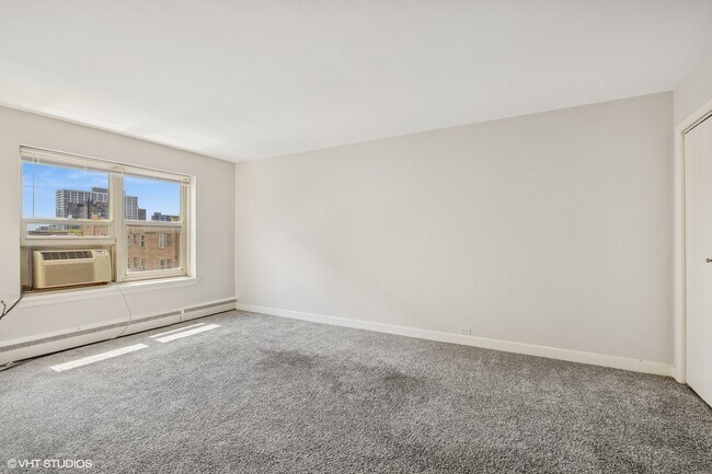 Foto del edificio - 4920 N Marine Dr