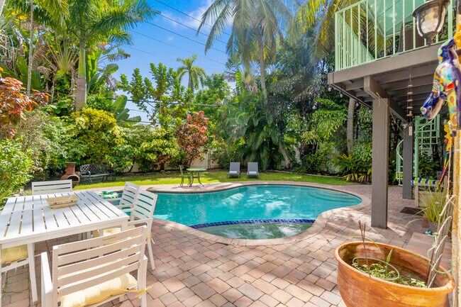 Foto del edificio - 614 SE 5th Ct