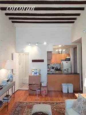 Foto del edificio - 44 W 65th St