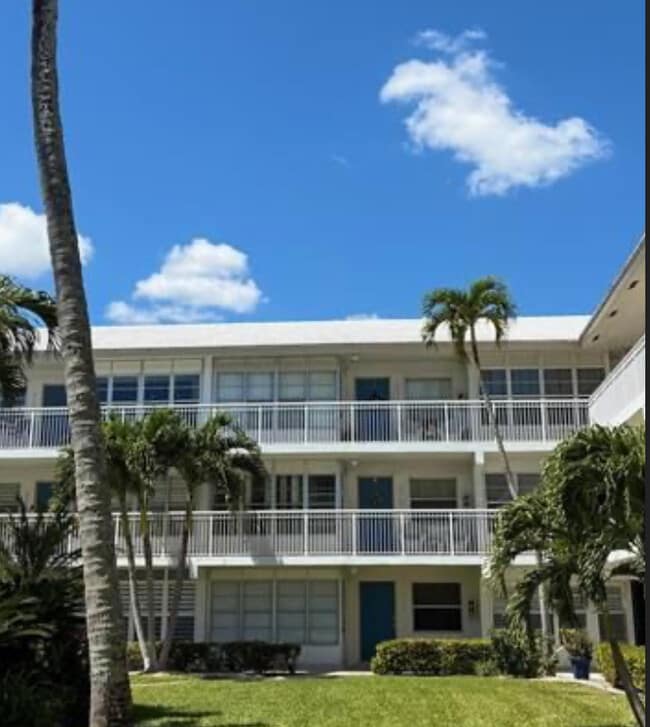Building Photo - 1152 NW 30th Ct