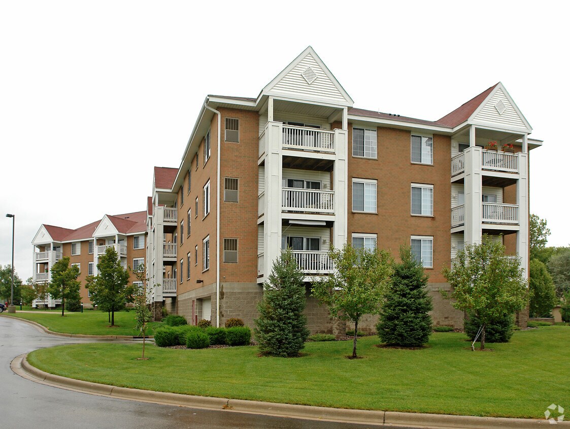 Gramercy Park Cooperative Apartments in Eagan, MN