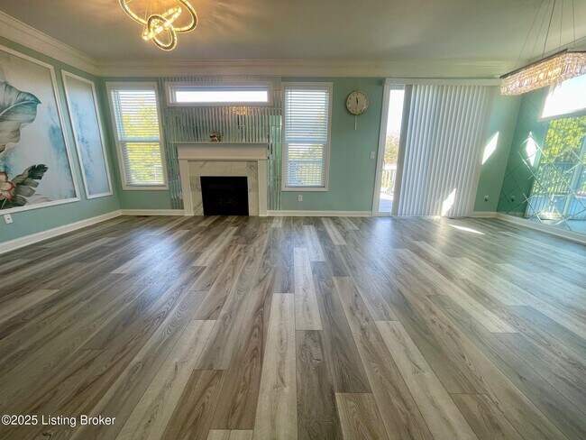 Foto del edificio - 2428 Cherry Creek Rd