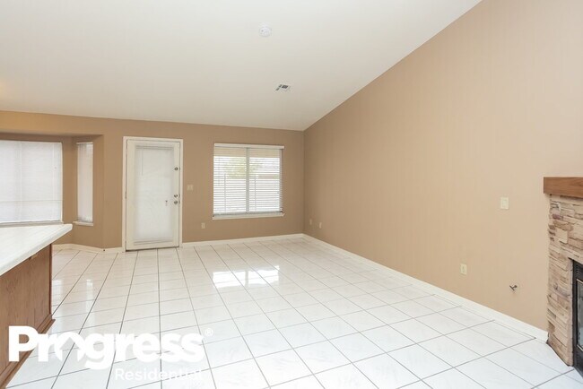 Foto del edificio - 5700 Silver Belle St