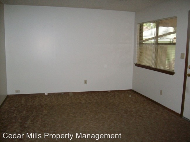Building Photo - 432 N Dodge Ave