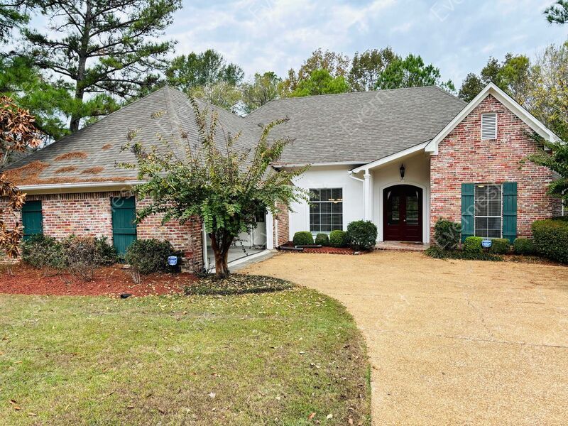 144 Whisper Lake Blvd, Madison, MS 39110 House Rental in Madison, MS