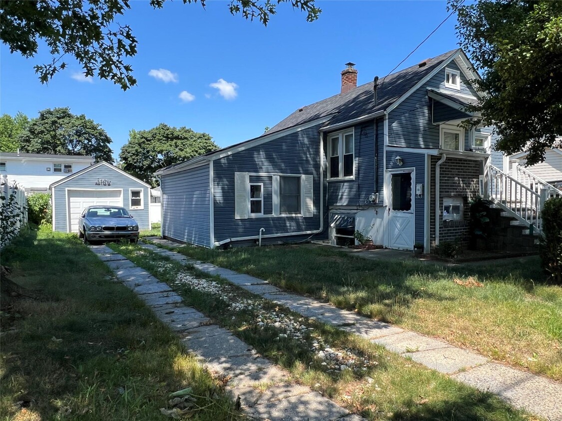 Primary Photo - 361 Sheridan St