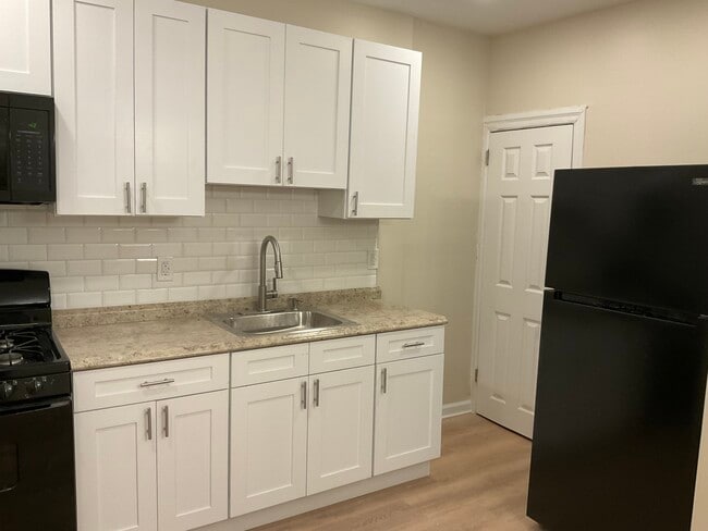 Foto del edificio - 5221 Beaumont Ave