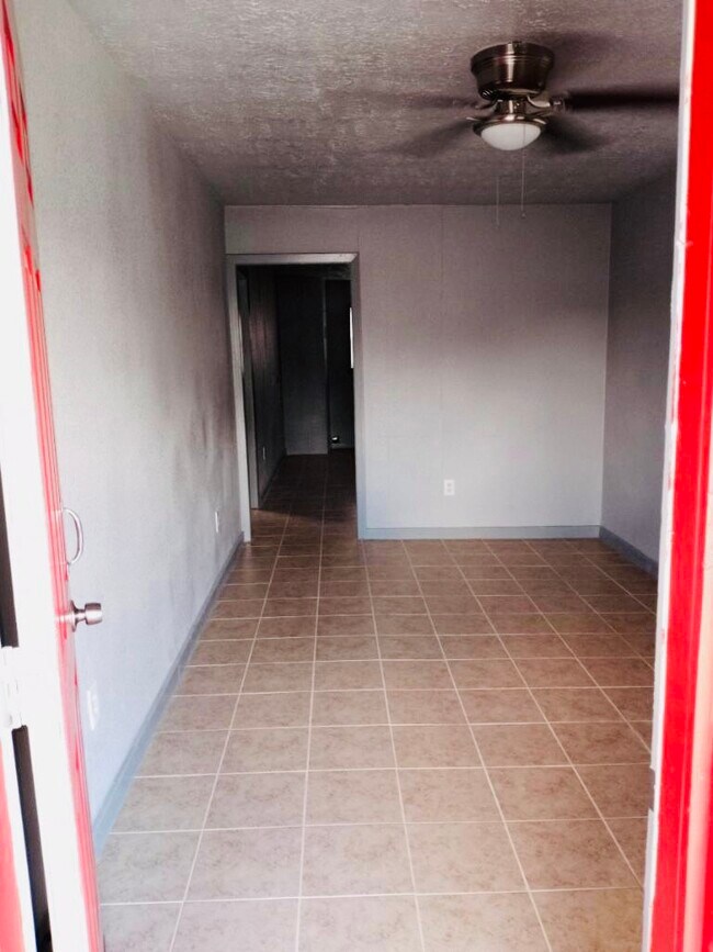 Foto del edificio - 3104 Crane St