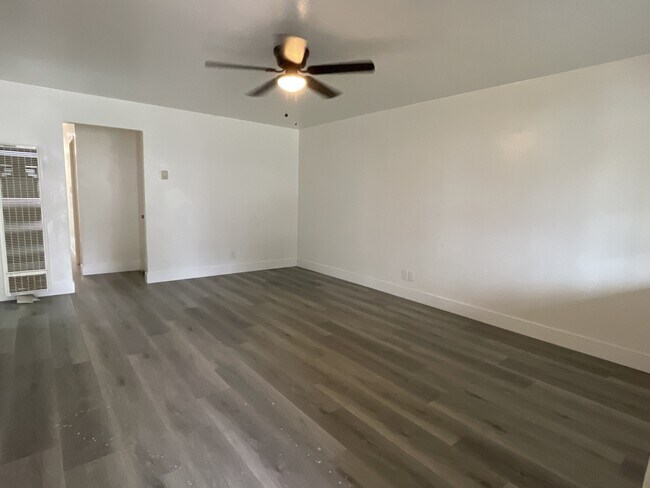 Foto del edificio - 2509 Michelle Dr