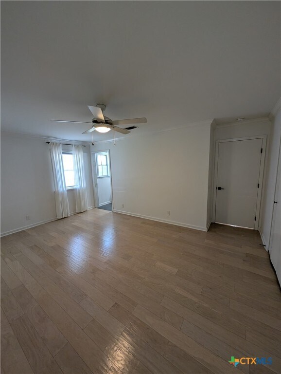 Foto del edificio - 405 Oakwood Blvd