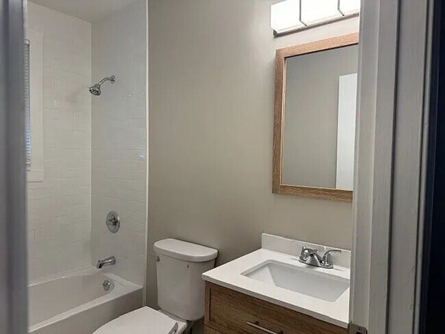 Building Photo - 2BR Home in Prime Hillsboro/West End Location – $1,500/Month | Pet Friendly