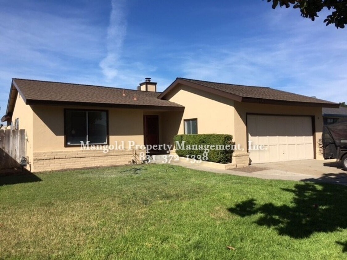 Foto principal - Spacious 3-Bed 2-Bath Home in South Salina...