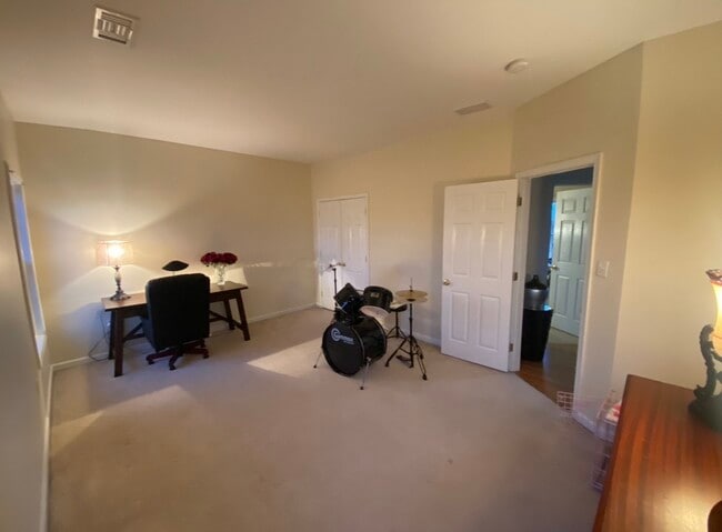 Foto del edificio - 204 Bohemia Mill Pond Dr