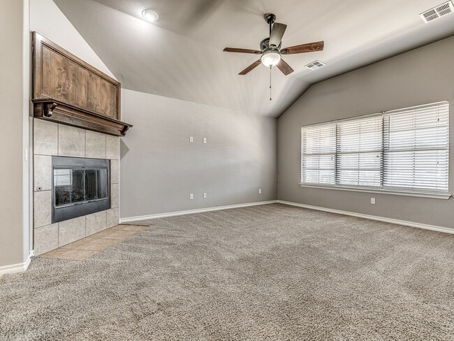 Foto del edificio - 3 Bed 2 Bath - Deer Creek Schools!