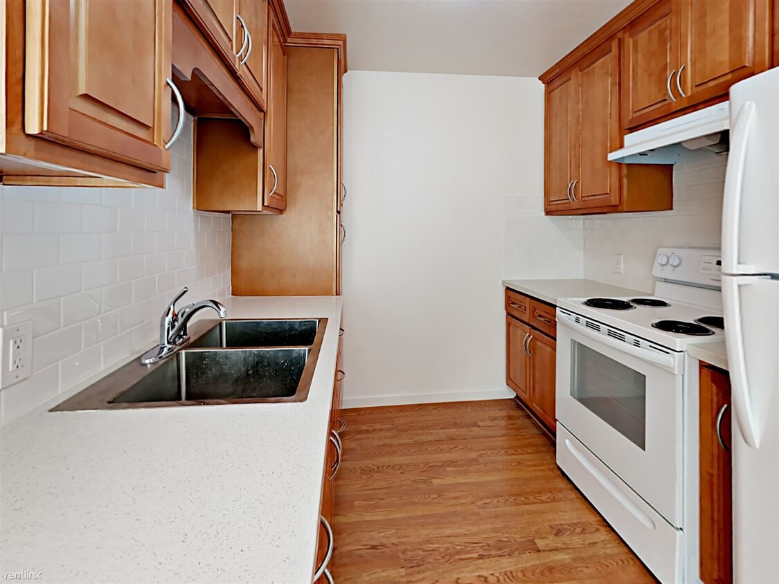 Primary Photo - 897 Northrup St