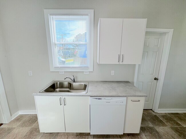 Building Photo - 3700 Deep Creek Blvd