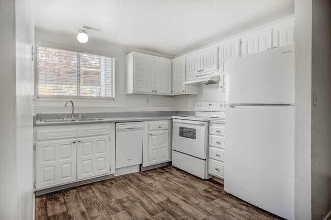 Foto del edificio - The Pointe at Northridge