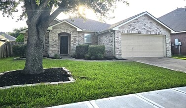 Building Photo - 2706 Courtyard Ln
