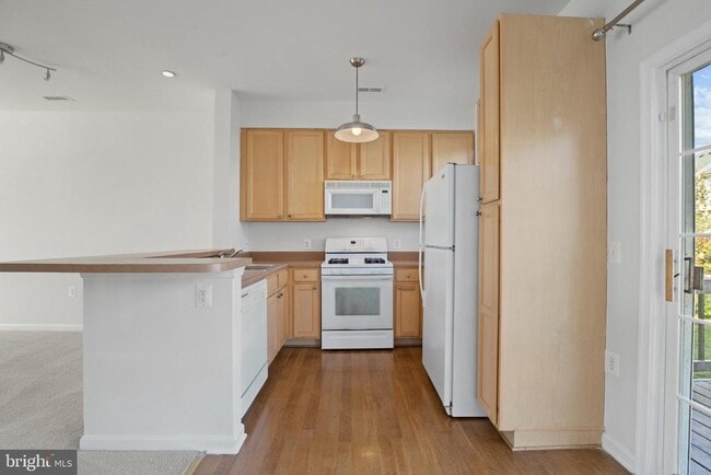 Building Photo - 22941 Fontwell Square