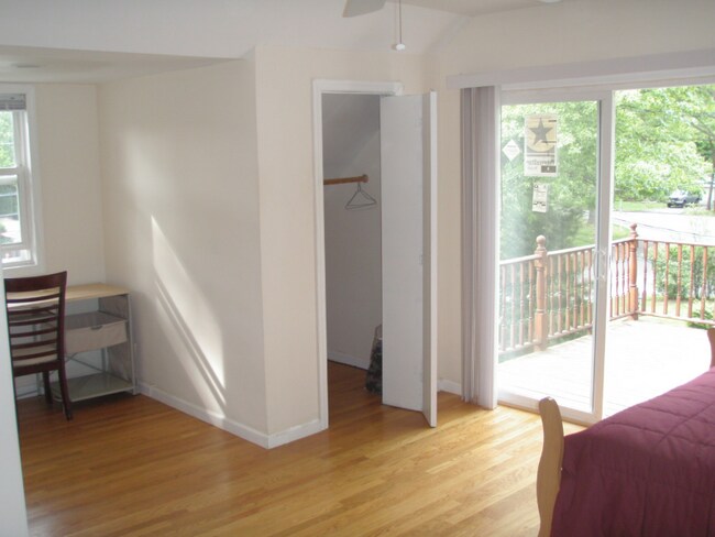 Building Photo - 13 Merklin Ave