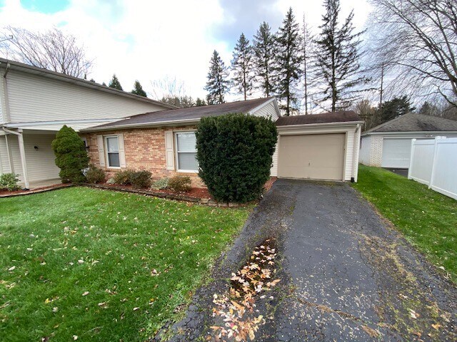 Primary Photo - 2930 Arboretum Cir NW