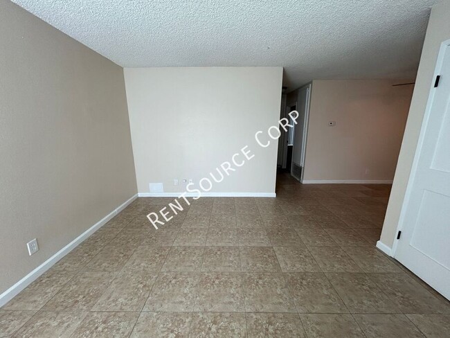 Foto del edificio - 2 Bedroom, 1 Bathroom Condo in West Lancaster