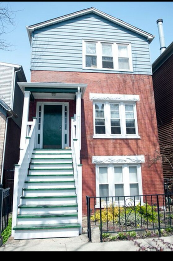 Foto principal - 2316 W Belden Ave