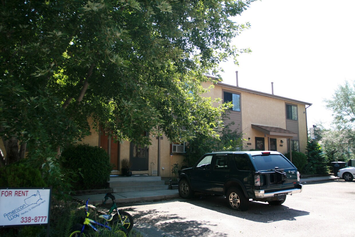 Foto del edificio - 5555-5561 Bonita Village Rd