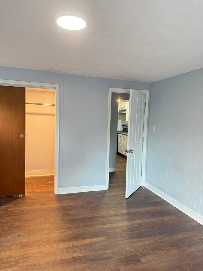 Foto del edificio - 461 Aiken Ave