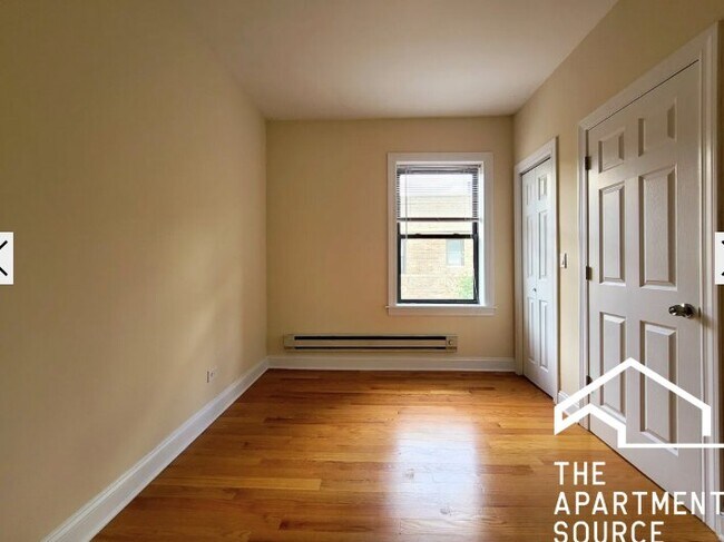Building Photo - 3726 N Pine Grove Ave