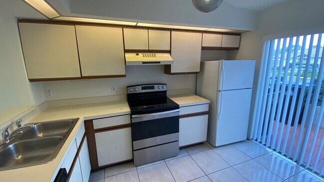 Building Photo - 3 Bedroom, 2 Bath in Island Cove!
